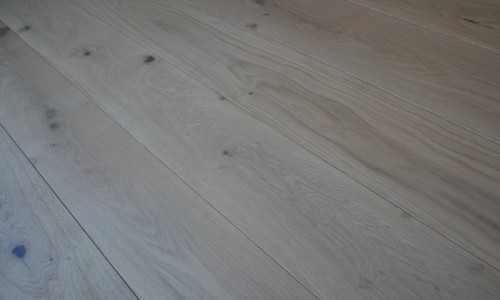 Invisible Finish Lightly Brushed Matt Lacquered Engineered Wood Flooring